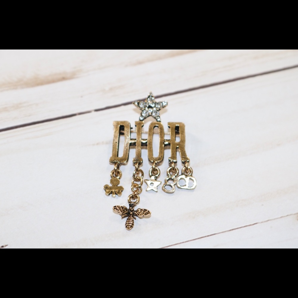 Korean Letters Brooch/pin